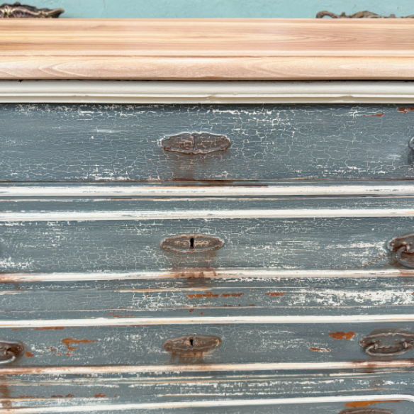 Cassettone e due comodini anticati- I Restyling di Elisa