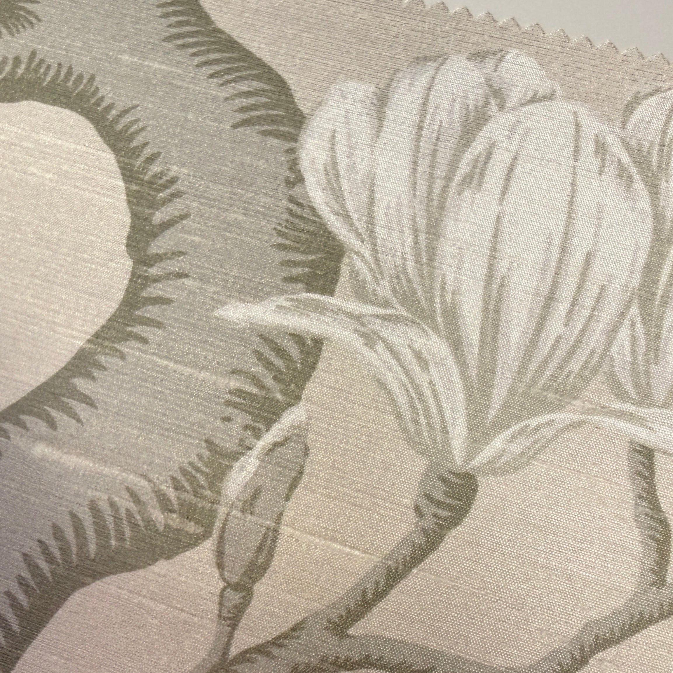 Carta da Parati “Magnolia Tree petali bianchi in seta grezza" | COLE & SON CLASSICS VOL. 2