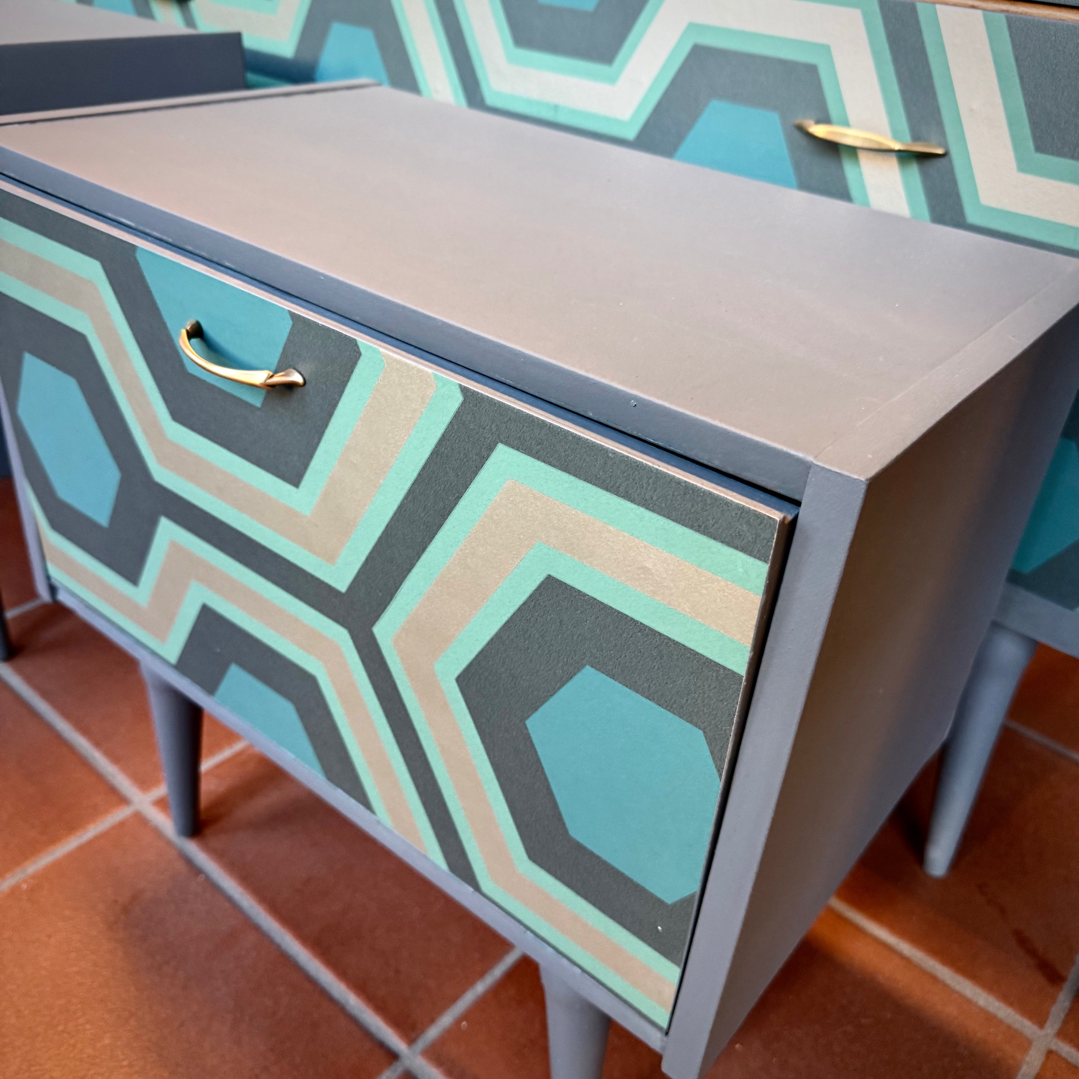 Comò con specchio e 2 comodini abbinati "Geometrie vintage"