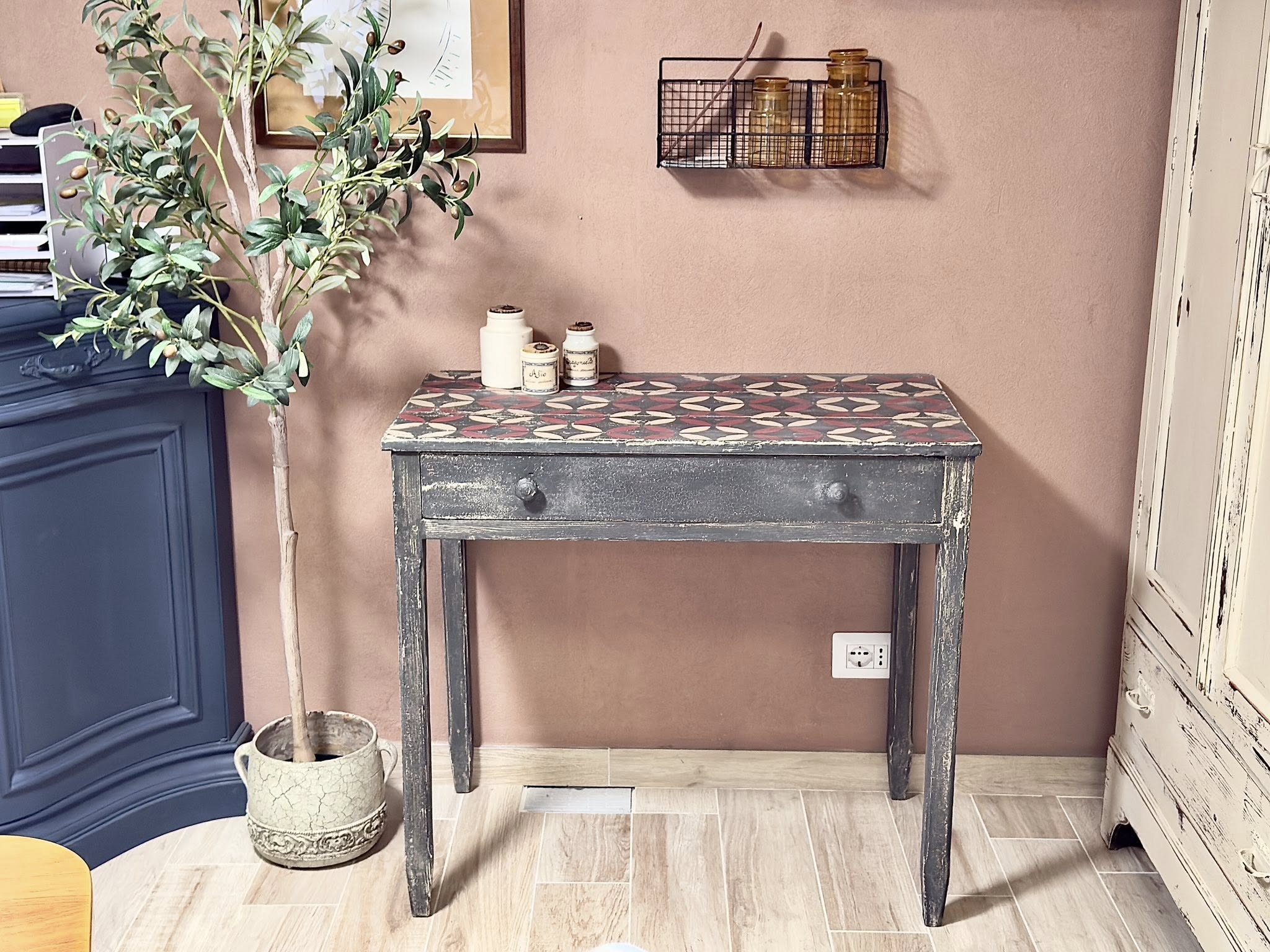 Tavolino “Cerchi e rombi” I restyling di Elisa