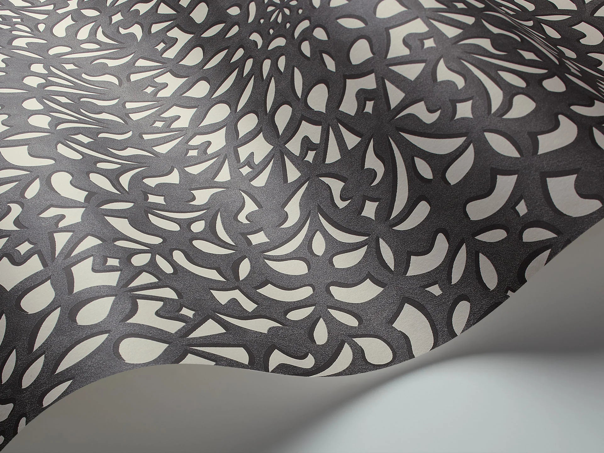 Carta da Parati "MARTYN LAWRENCE BULLARD" Medina grigio e bianco | COLE & SON