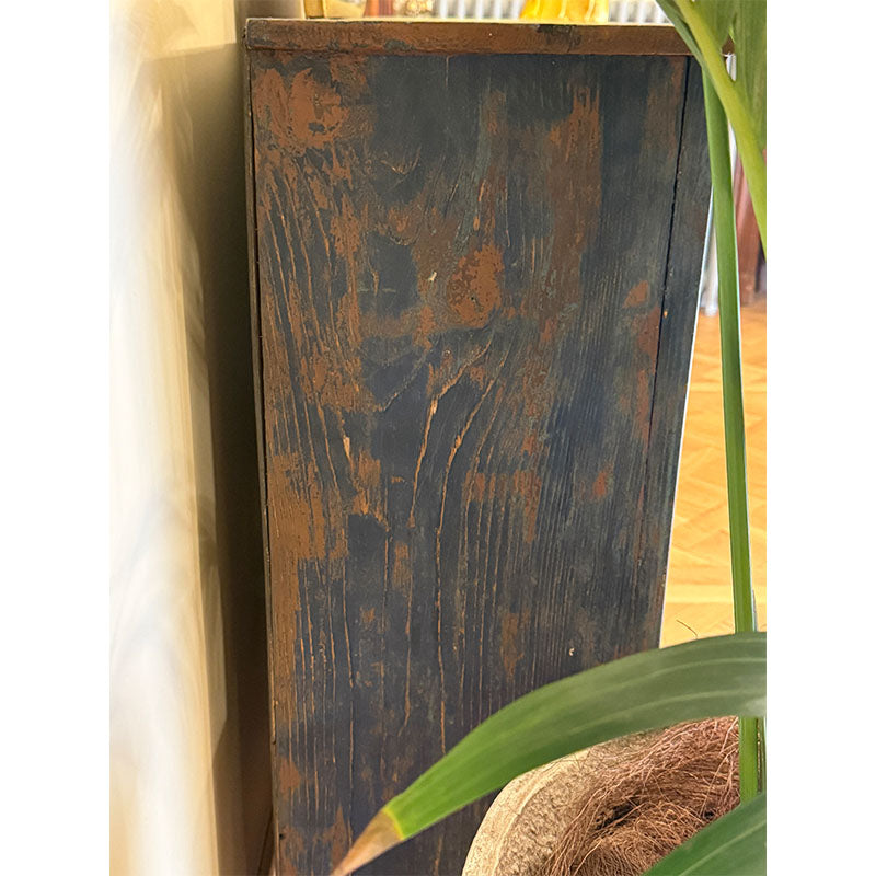 Petit meuble à patine ancienne I Rénovation par Elisa