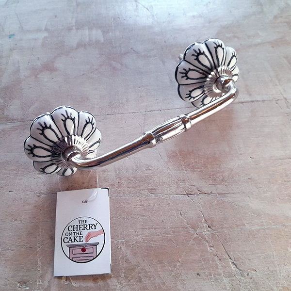 Maniglia in ferro e ceramica “Double Flower"