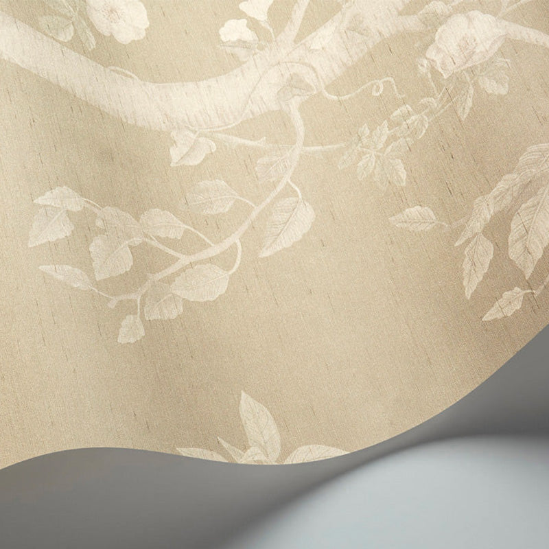 Carta da Parati “SEASONAL WOODS Platinum Silk” The Garden | COLE & SON