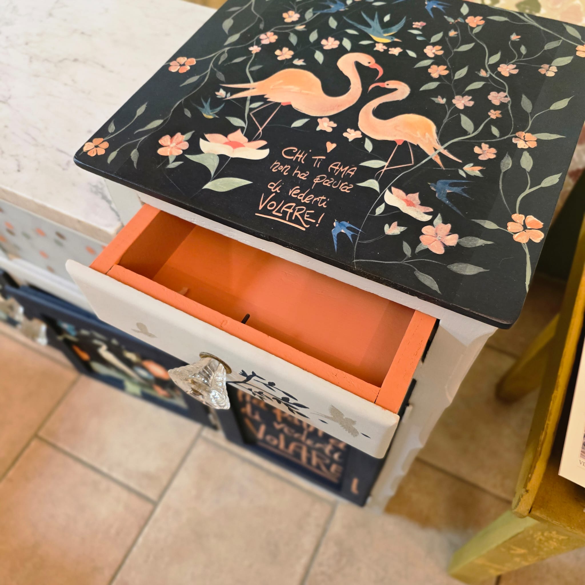 Mobiletto “Free Love" I Restyling di Sylvia, Meraki per l'evento Re-Design