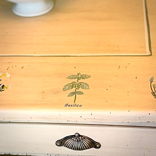 Tavolo “Erbe aromatiche” I Restyling di Elisa