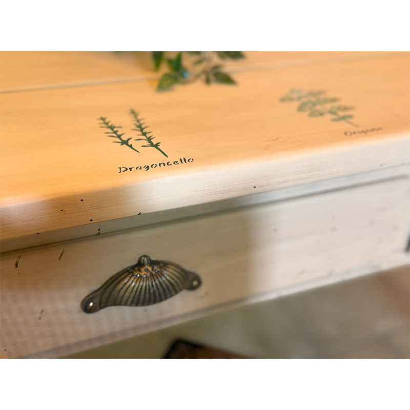 Tavolo “Erbe aromatiche” I Restyling di Elisa