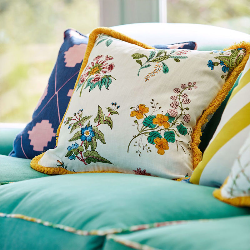 Tessuto “WOODLAND FLORAL LAPIS/AMETHYST/PEARL” | HARLEQUIN