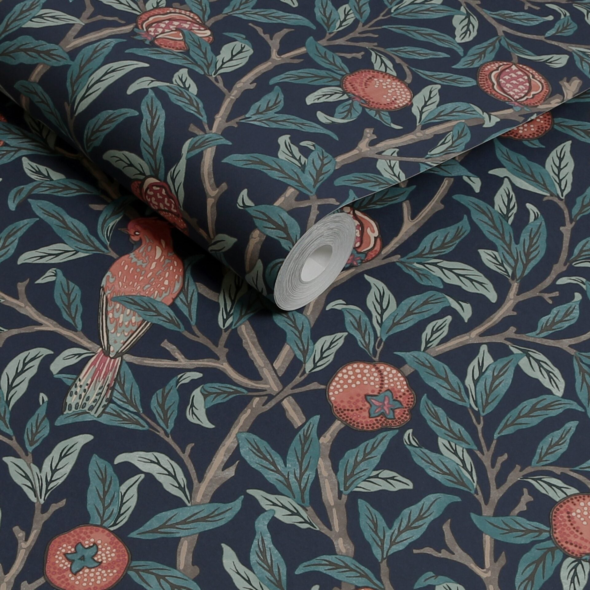 Carta da Parati "Bird & Pomegranate Navy Blue" Morris at home