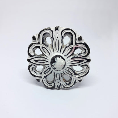 Pomello in ferro “Strong Flower”