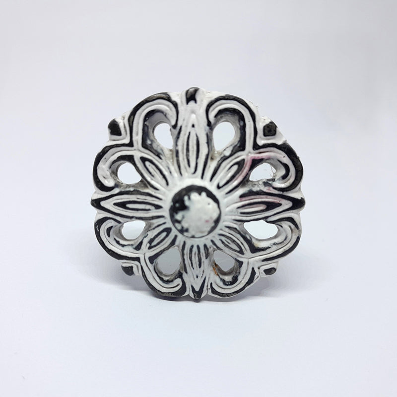 Pomello in ferro “Strong Flower”