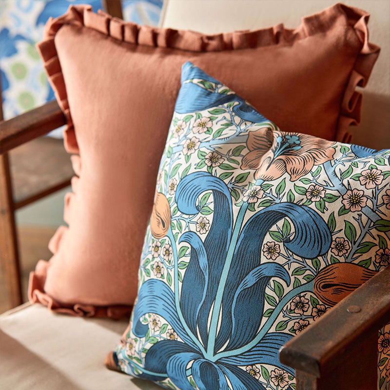 TESSUTO "PIMPERNEL PARADISE BLUE/PEACH" - Morris & Co. - Sanderson