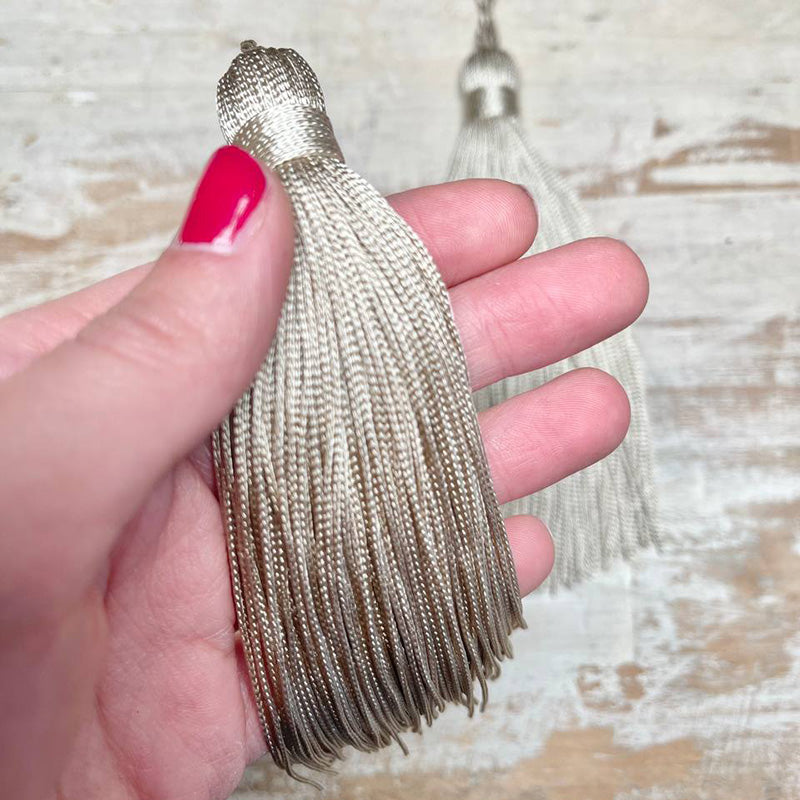 Nappa Grande "Caresse Beige" Passamaneria Italiana - 13,5 cm