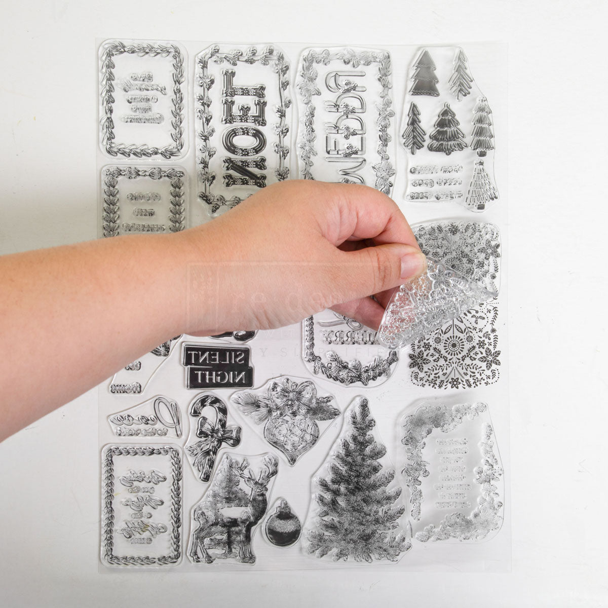 Redesign Decor Stamp "Merry and Bright Tags" 21,5 x 28 cm