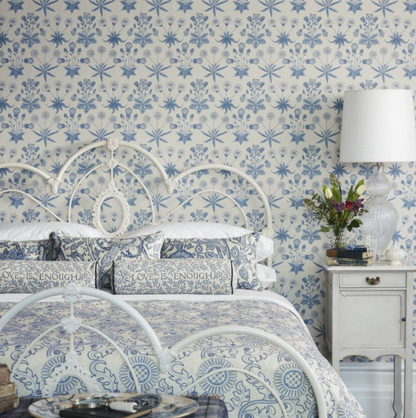 Carta da parati “Daisy” azzurra, catalogo Morris & Friends a metraggio o rotolo