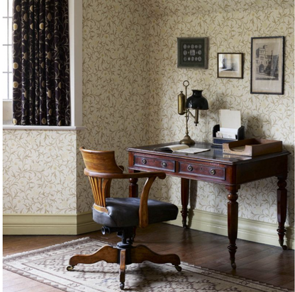 Papel pintado “Pergamino” amarillo catálogo Morris & Friends por metro o rollo