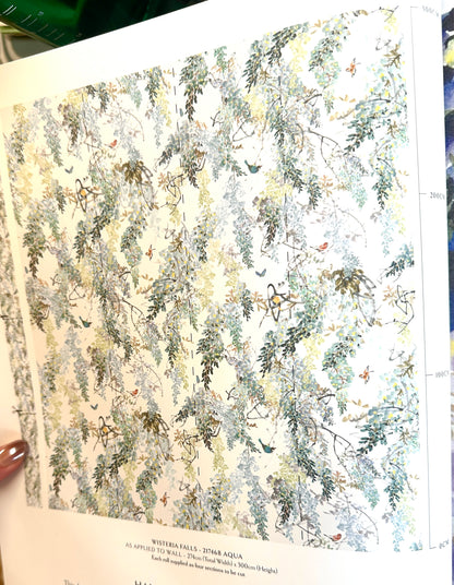 Carta da parati "Wisteria Falls Azzurra" - Curios - SANDERSON