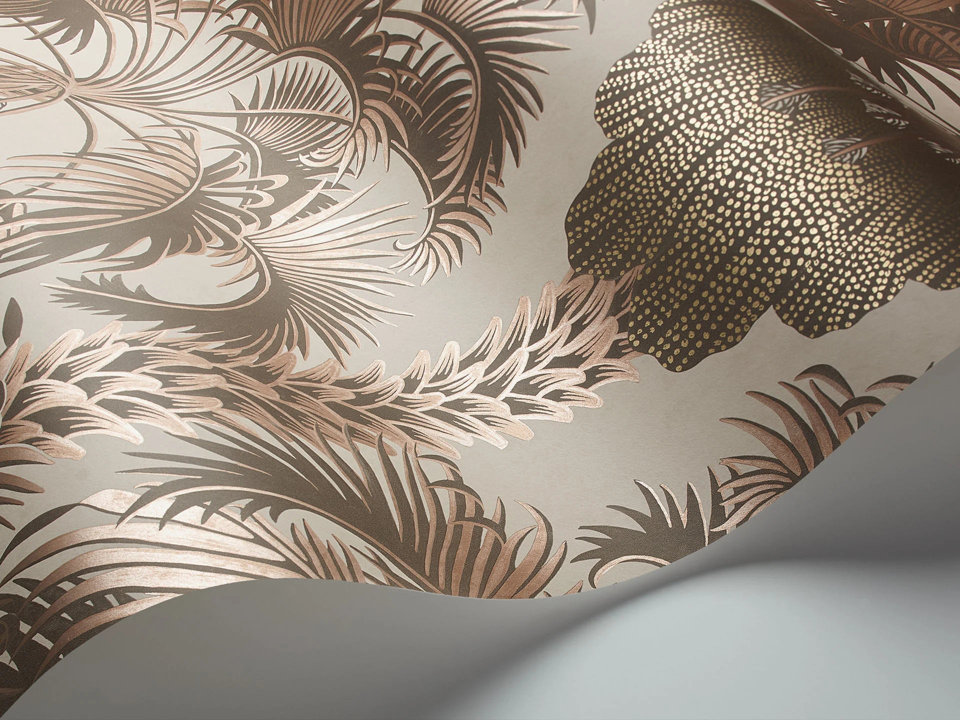 Carta da Parati "MARTYN LAWRENCE BULLARD" Hollywood palm oro rosa e cipria | COLE & SON