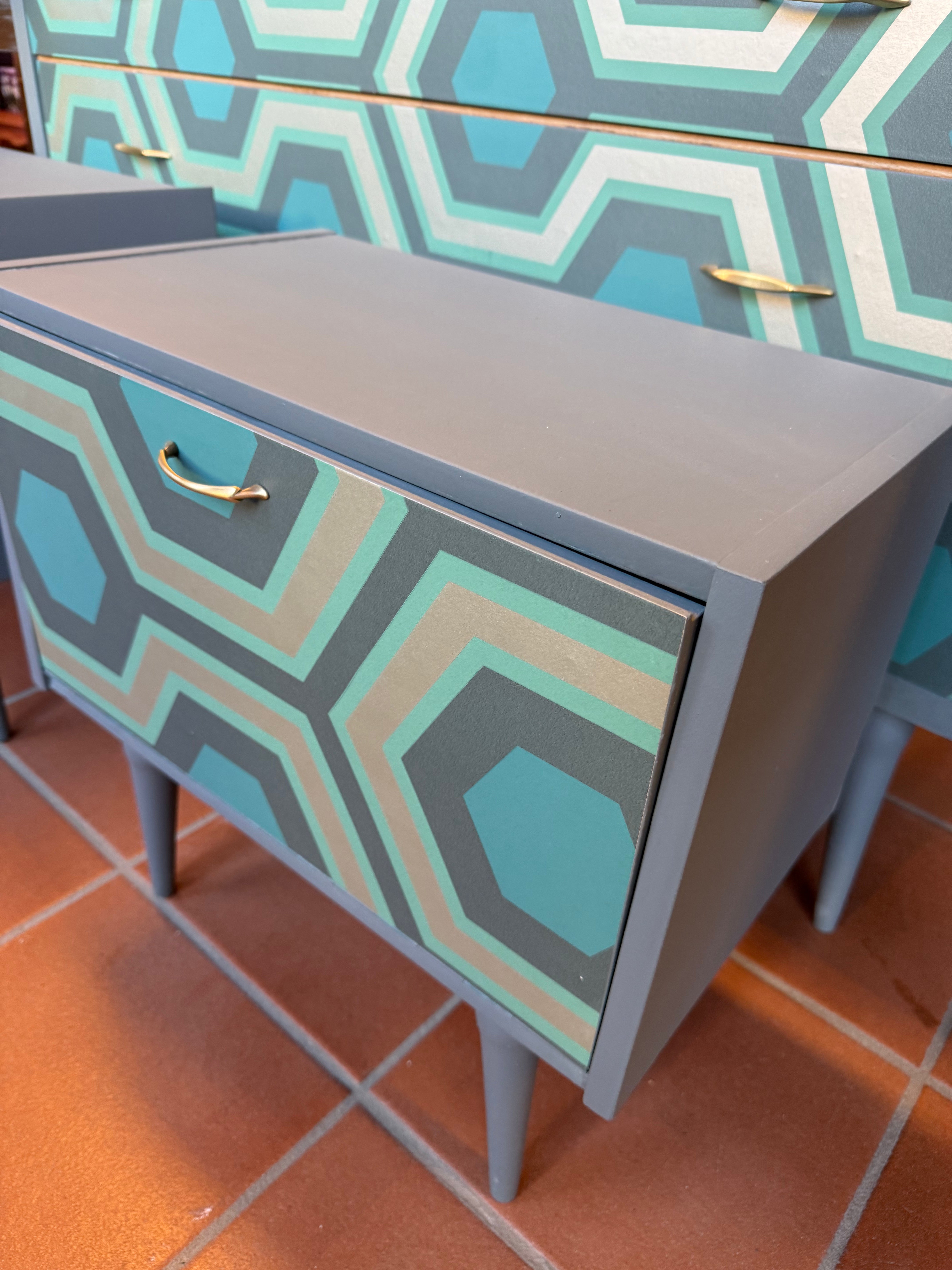 Comò con specchio e 2 comodini abbinati "Geometrie vintage"