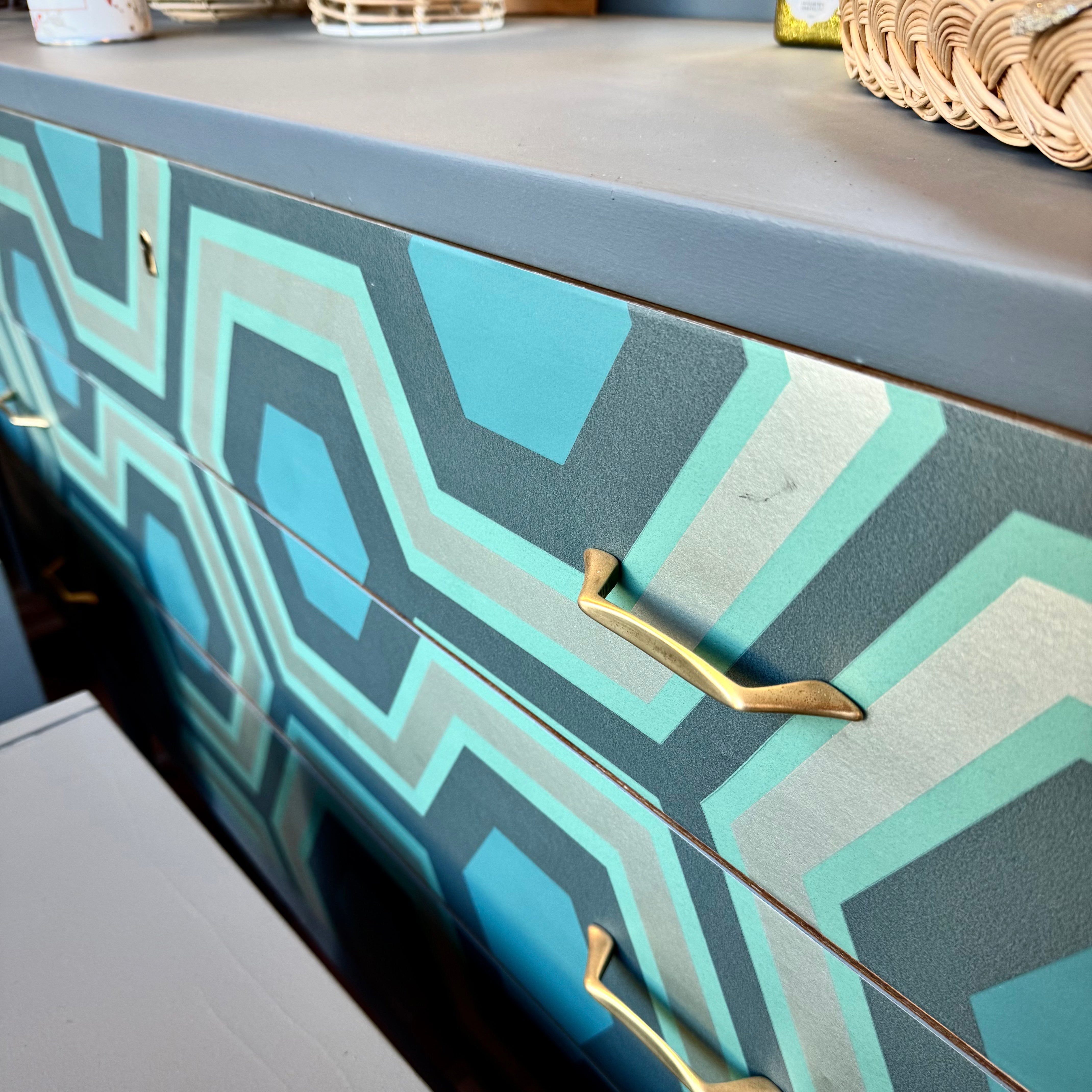 Comò con specchio e 2 comodini abbinati "Geometrie vintage"