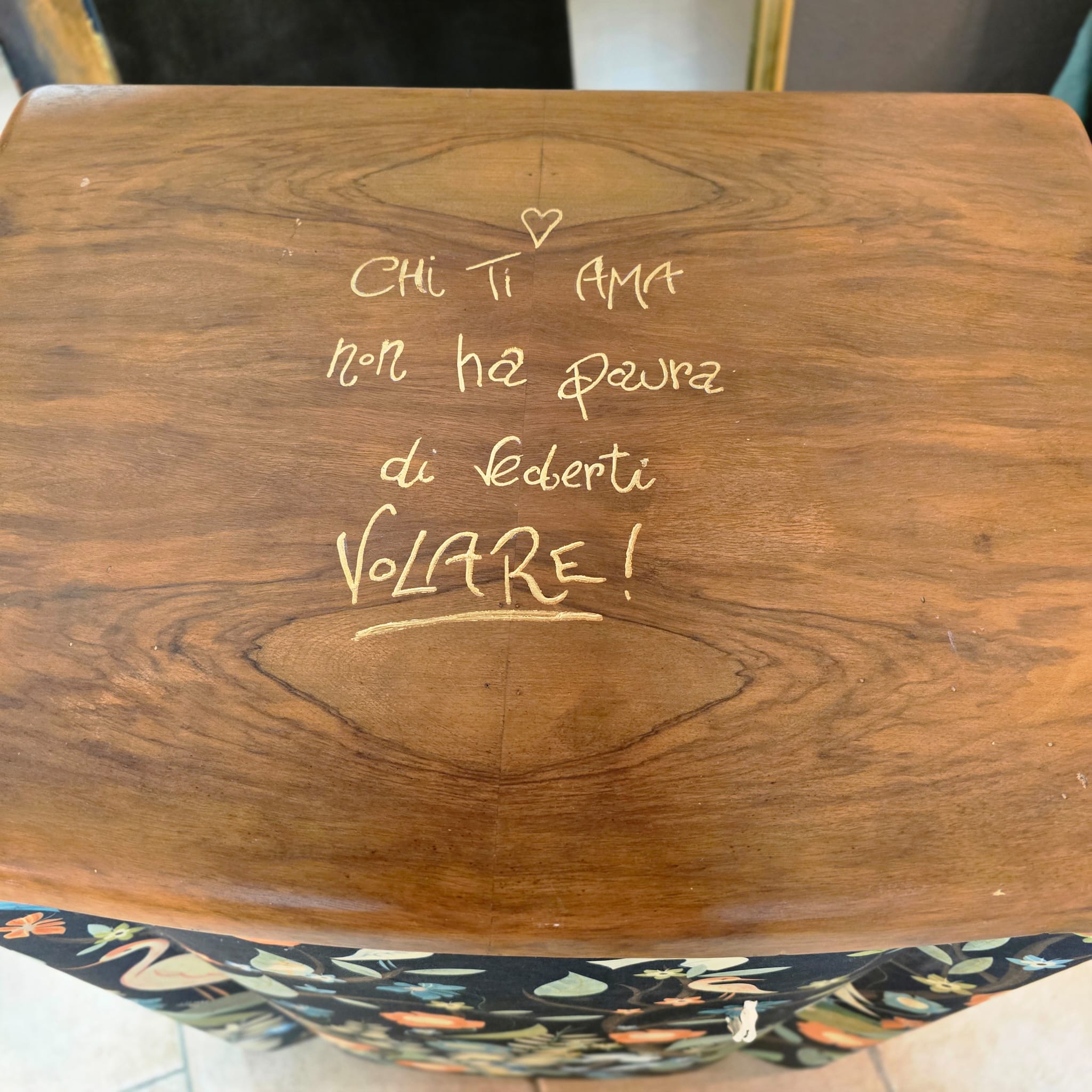 Mobiletto “Free Love 2" I Restyling di Sylvia, Meraki per l'evento Re-Design